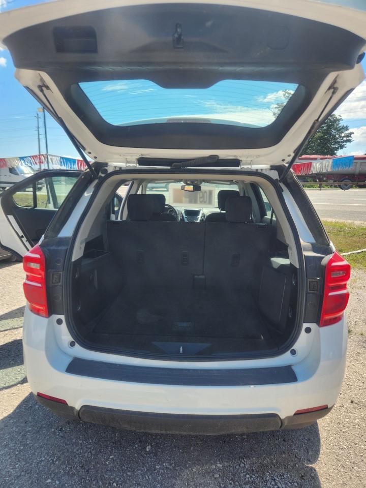 2017 Chevrolet Equinox LS Photo