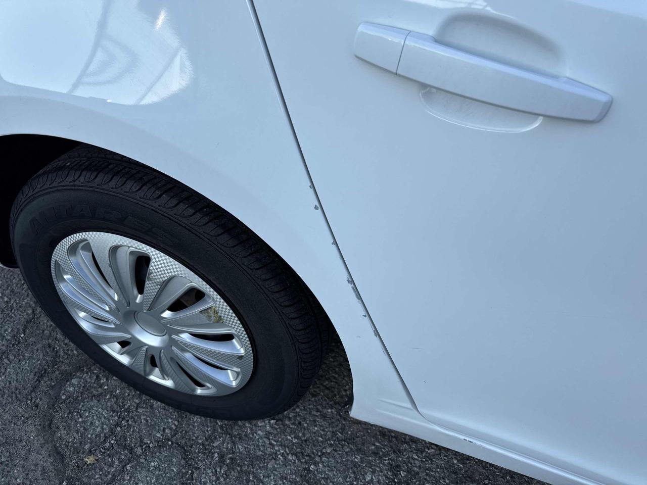 2016 Chevrolet Cruze LT MODEL Photo11