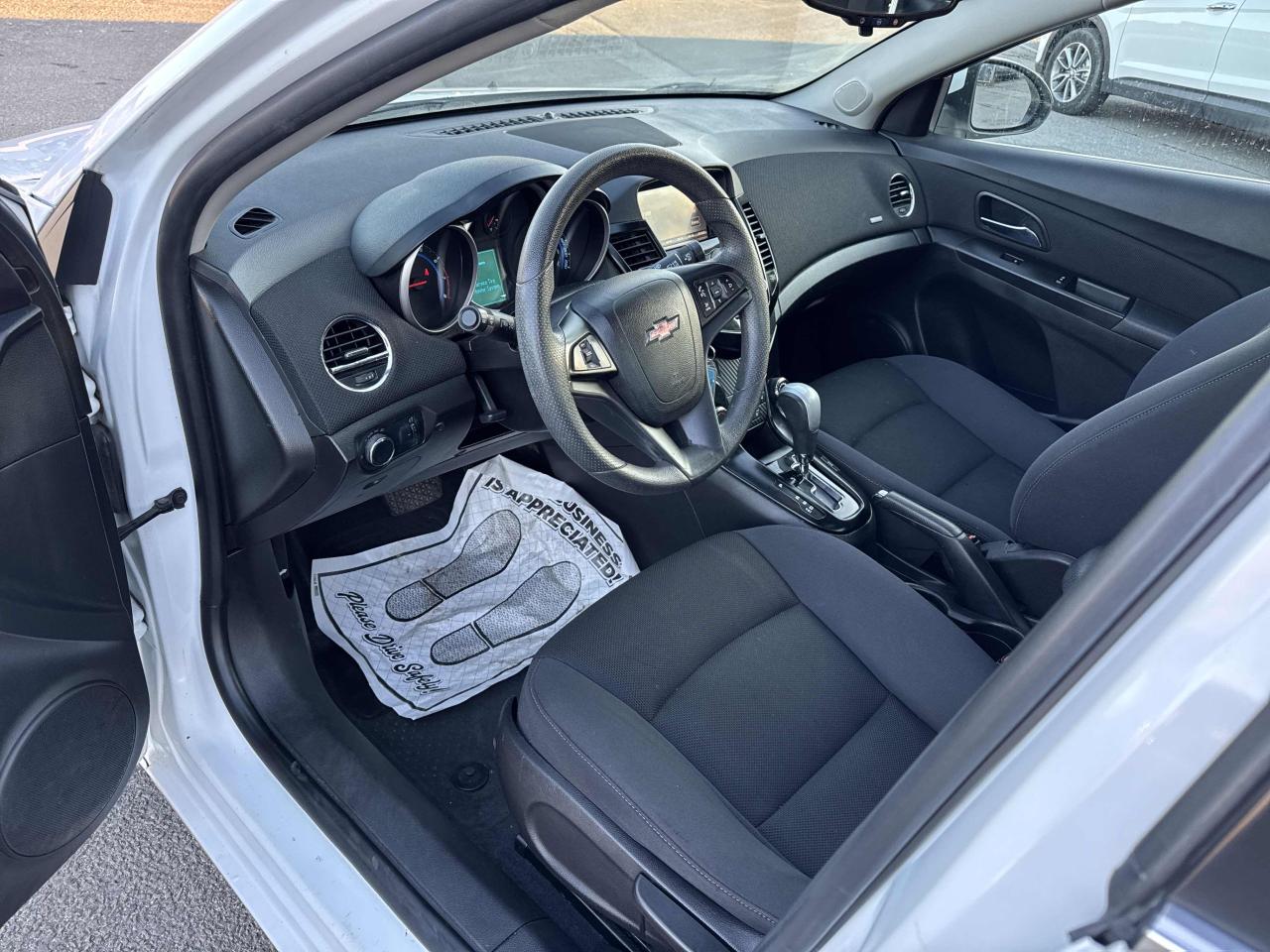 2016 Chevrolet Cruze LT MODEL Photo27