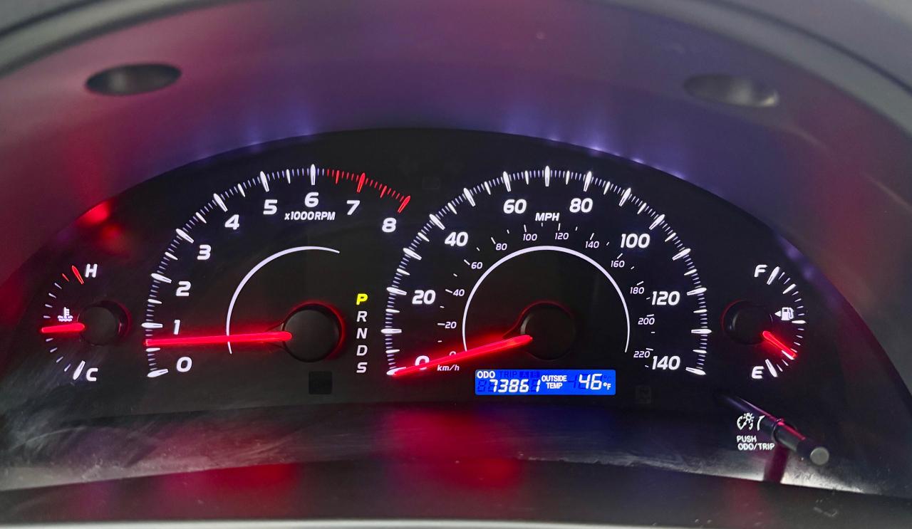 2010 Toyota Camry FINANCING AVAILABLE Photo11