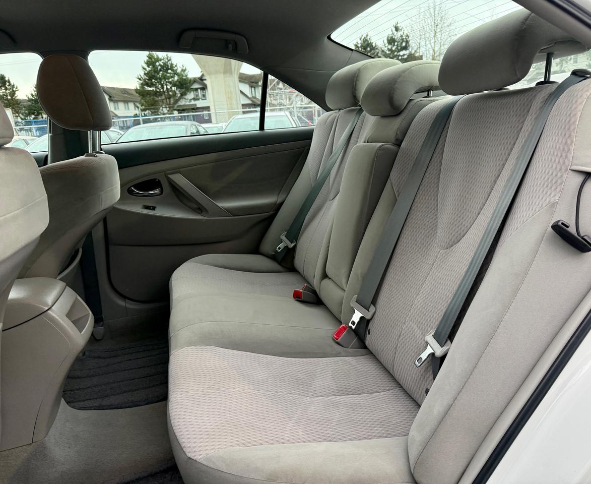 2010 Toyota Camry FINANCING AVAILABLE Photo14