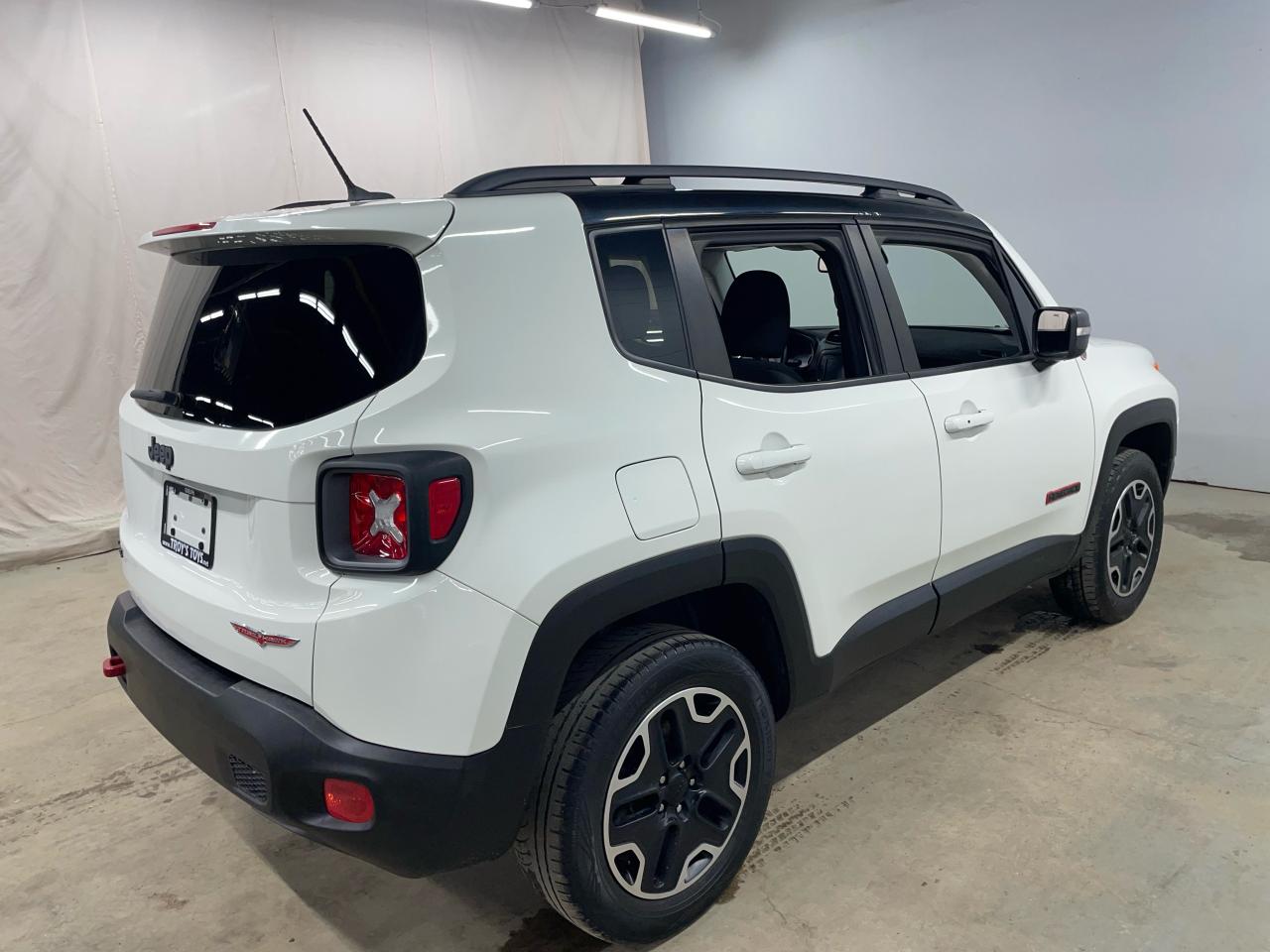 2016 Jeep Renegade 4WD 4dr Trailhawk Photo