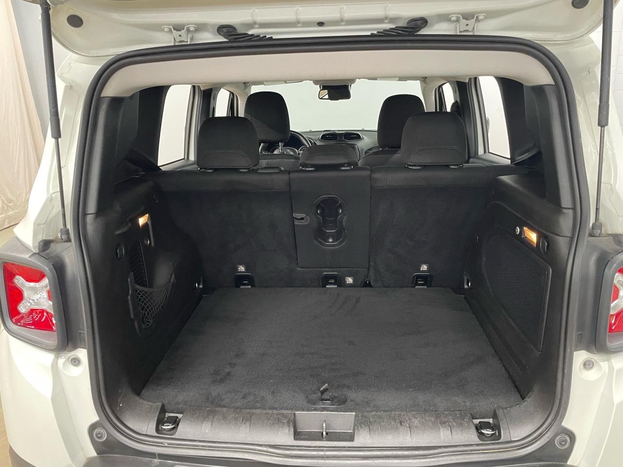 2016 Jeep Renegade Trailhawk | 4WD | MY SKY PANELS | BEATS AUDIO Photo