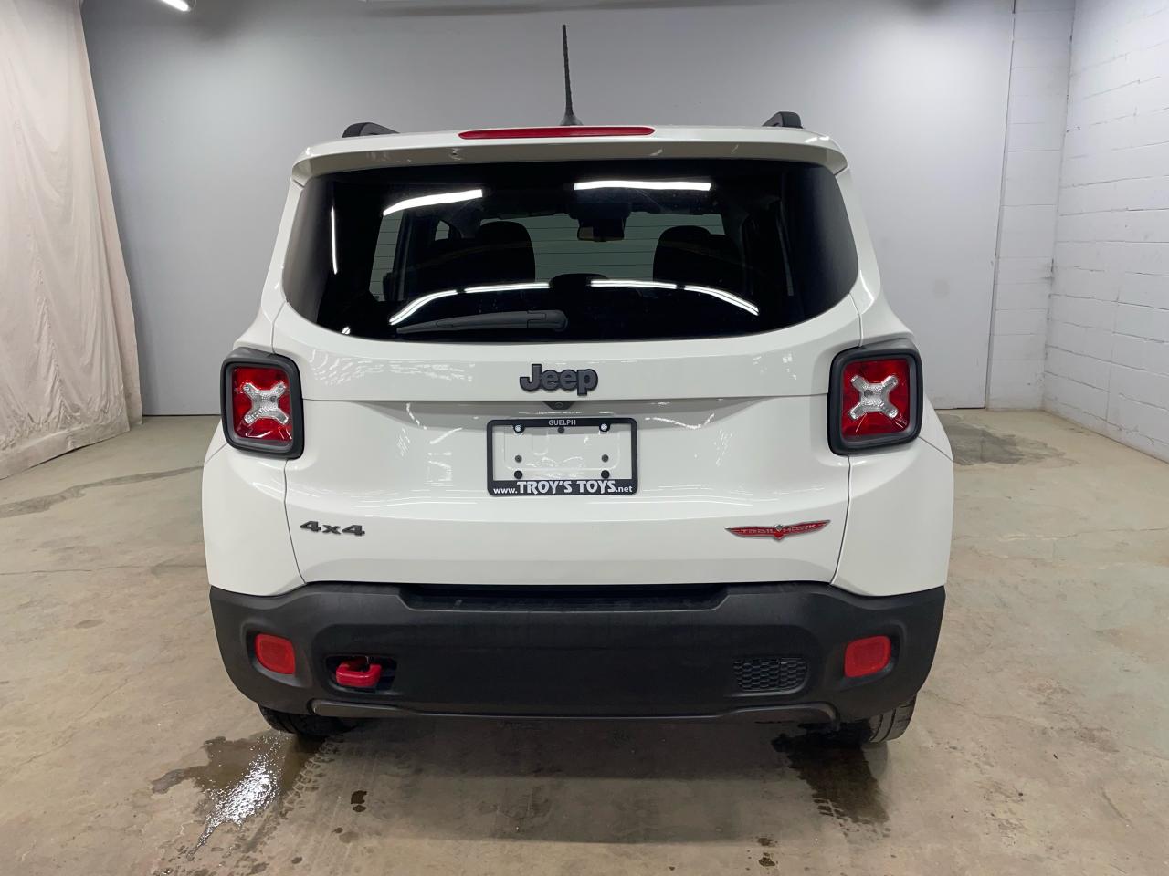 2016 Jeep Renegade 4WD 4dr Trailhawk Photo4