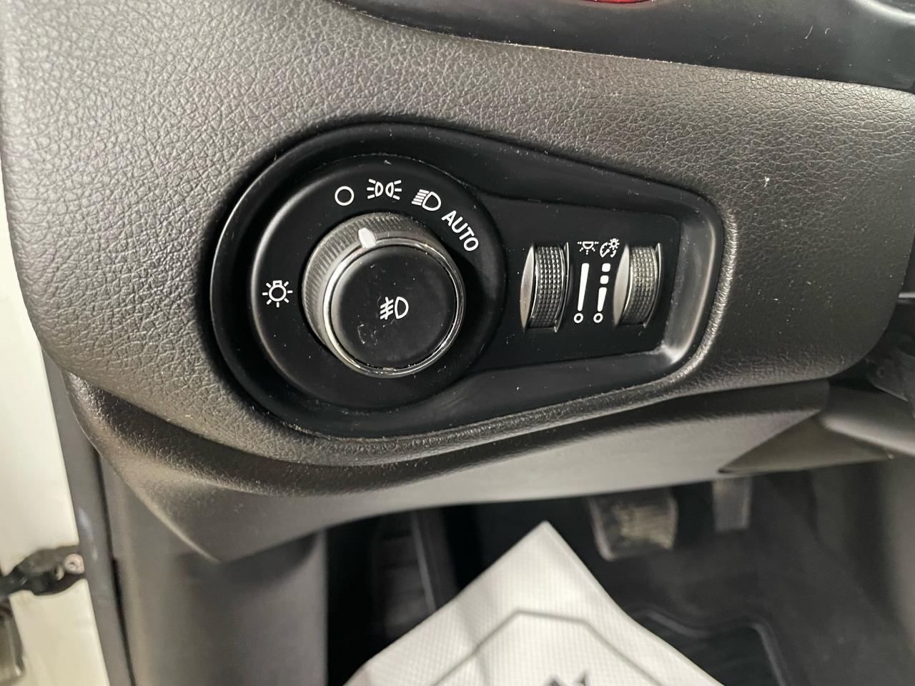 2016 Jeep Renegade 4WD 4dr Trailhawk Photo40