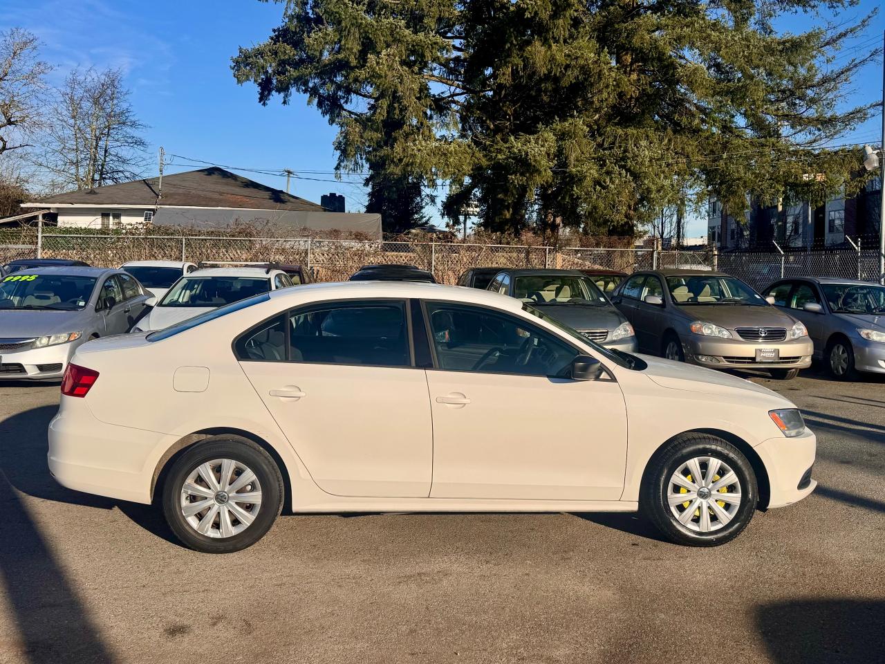 2013 Volkswagen Jetta FINANCING AVAILABLE Photo5