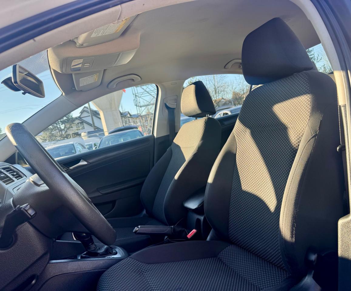2013 Volkswagen Jetta FINANCING AVAILABLE Photo9