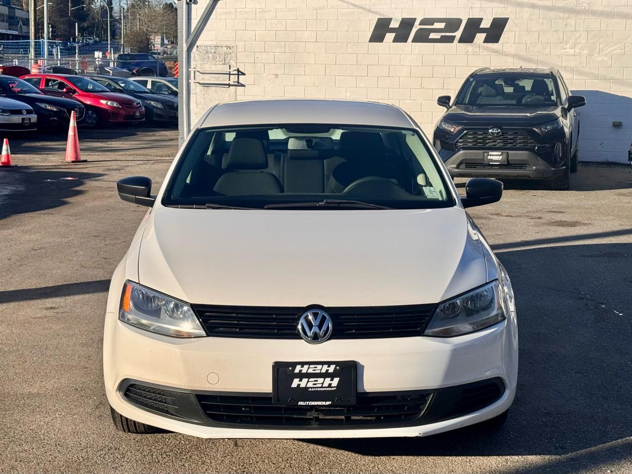 2013 Volkswagen Jetta FINANCING AVAILABLE Photo2