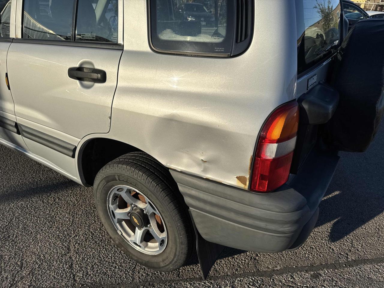 2000 Chevrolet Tracker as is Photo25