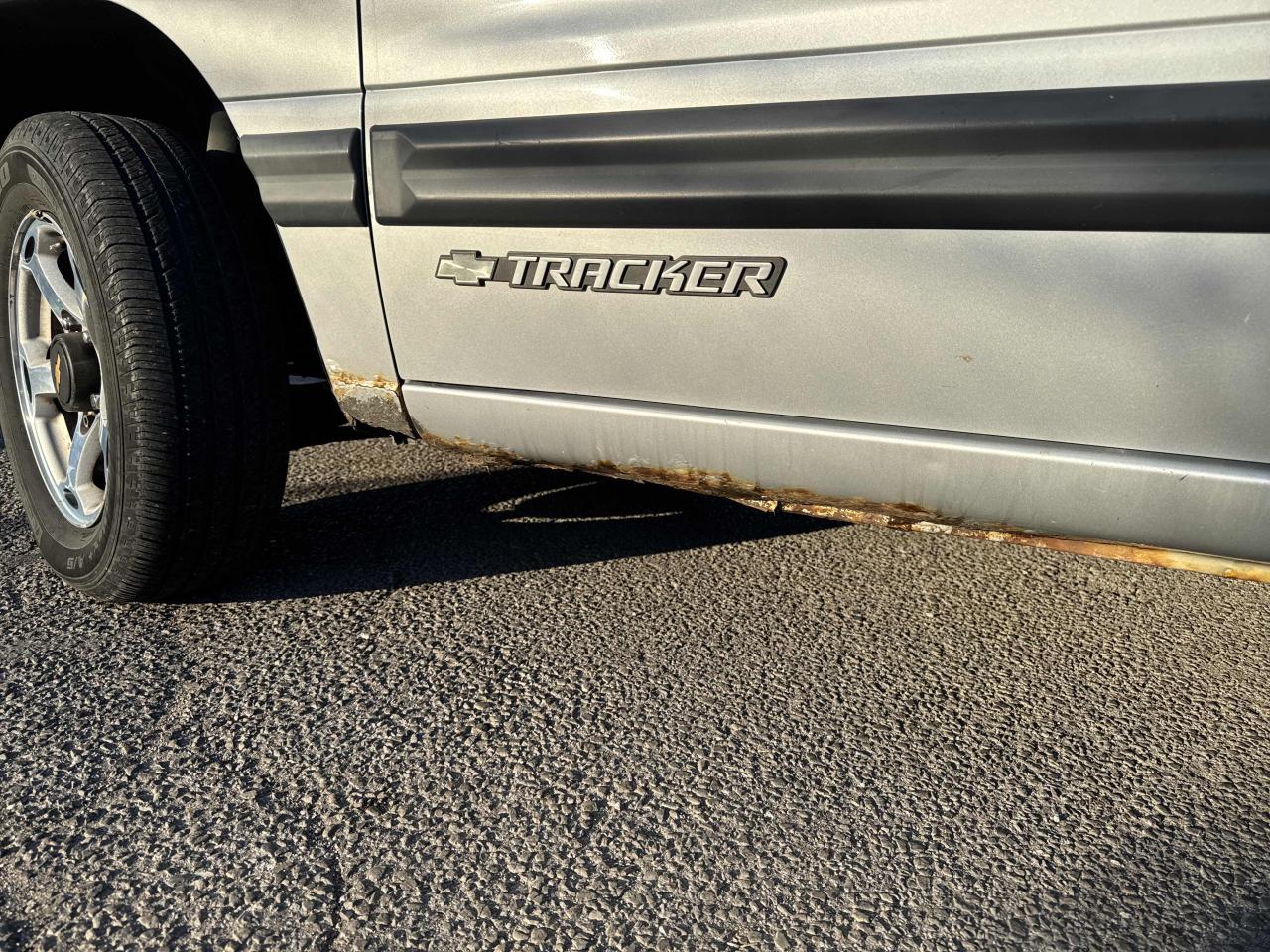 2000 Chevrolet Tracker as is Photo8