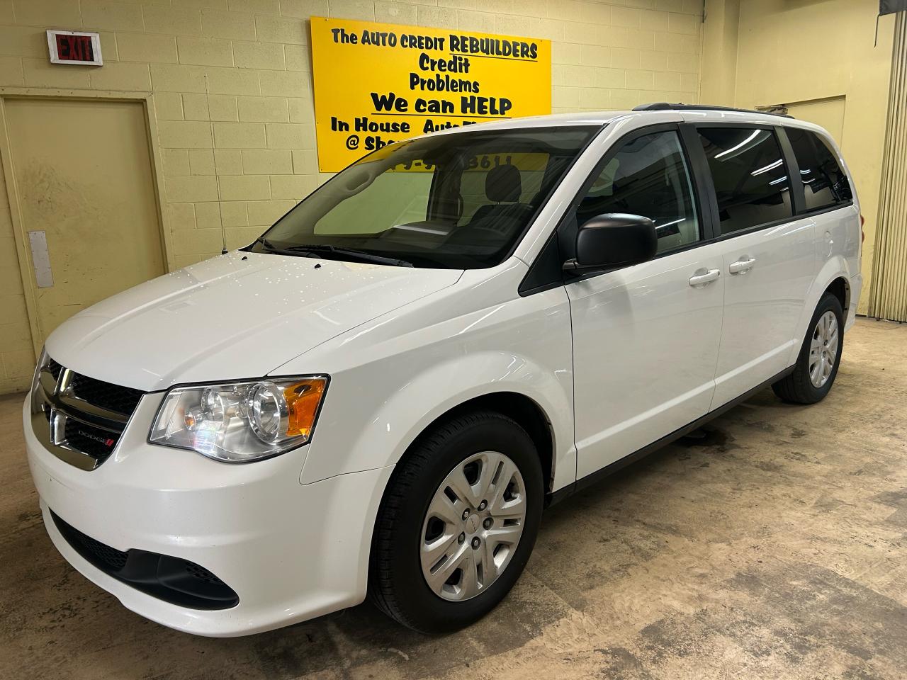 2019 Dodge Grand Caravan SXT Photo2