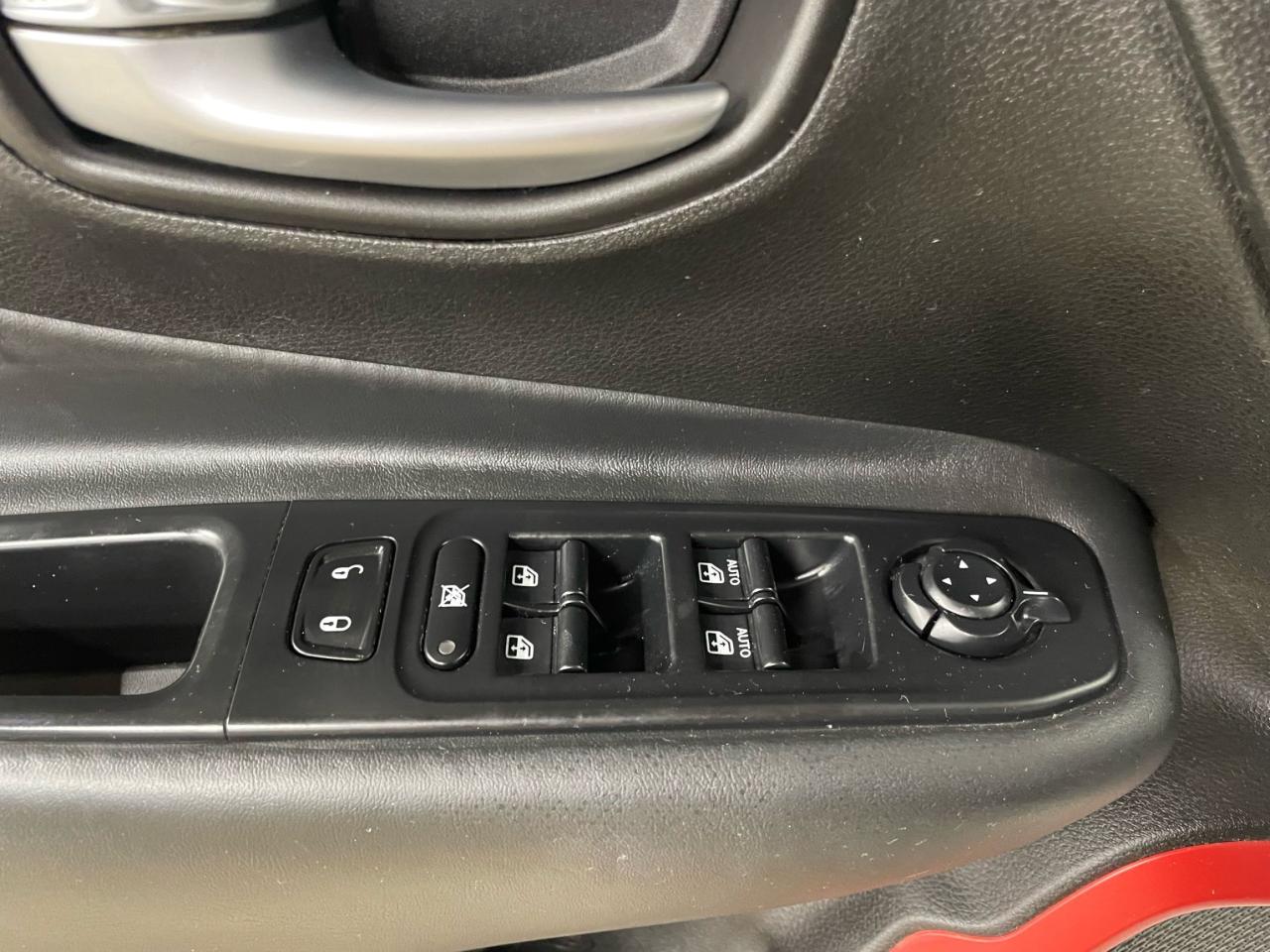 2016 Jeep Renegade 4WD 4dr Trailhawk