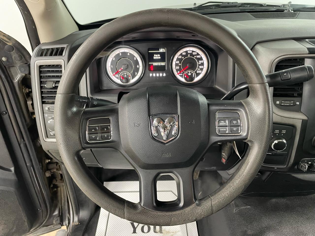 2016 RAM 3500 4WD Reg Cab 140.5" ST Photo