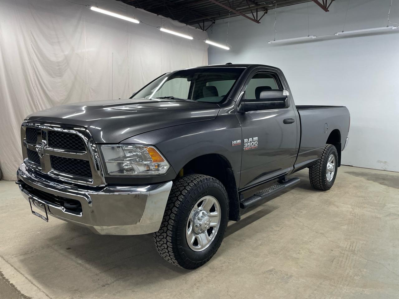 2016 RAM 3500 4WD Reg Cab 140.5" ST Photo3