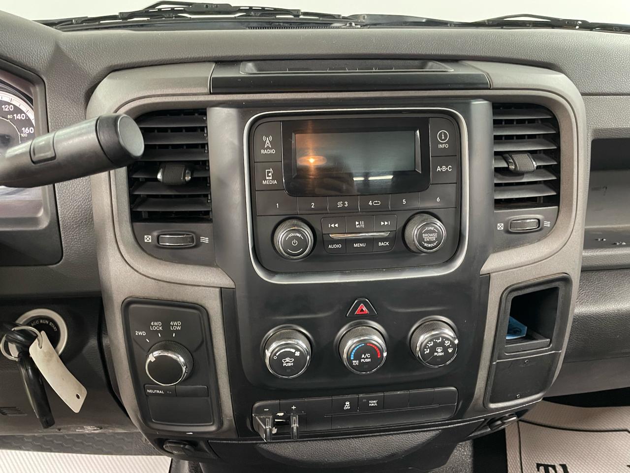 2016 RAM 3500 4WD Reg Cab 140.5" ST Photo