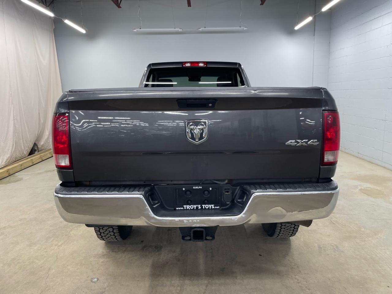 2016 RAM 3500 4WD Reg Cab 140.5" ST Photo21