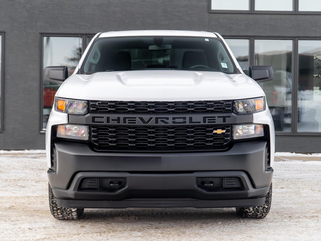 2022 Chevrolet Silverado 1500 4WD Crew Cab Photo2