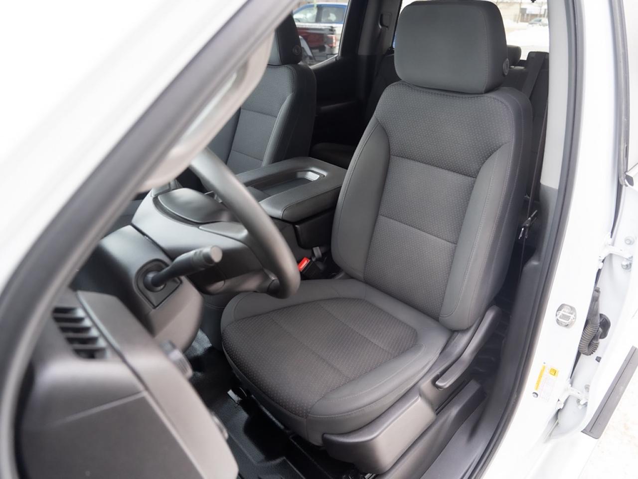 2022 Chevrolet Silverado 1500 4WD Crew Cab Photo17