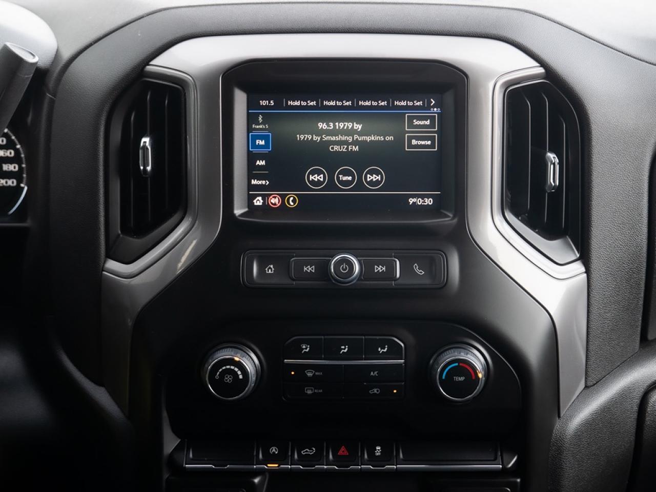 2022 Chevrolet Silverado 1500 4WD Crew Cab Photo8