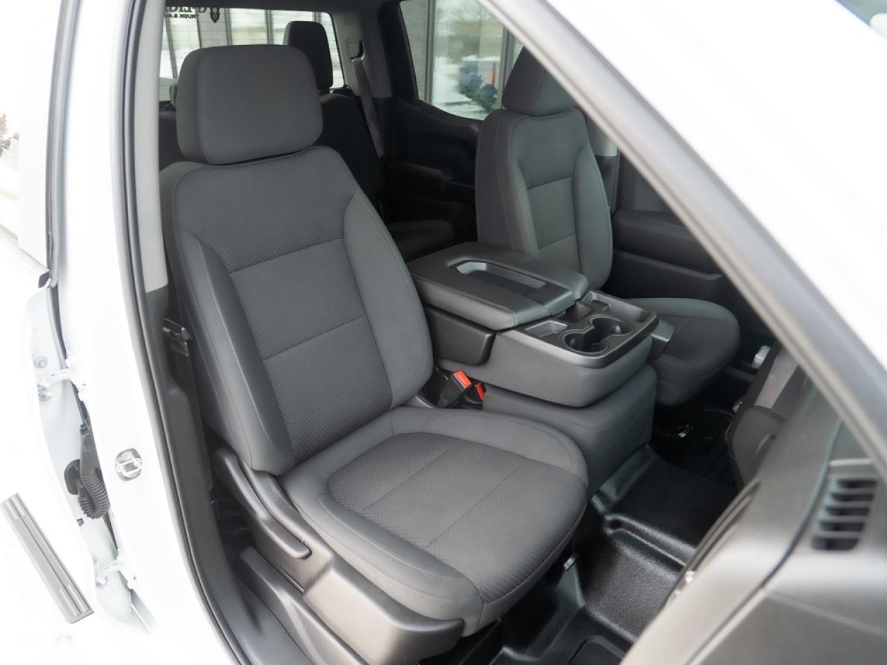 2022 Chevrolet Silverado 1500 4WD Crew Cab Photo42