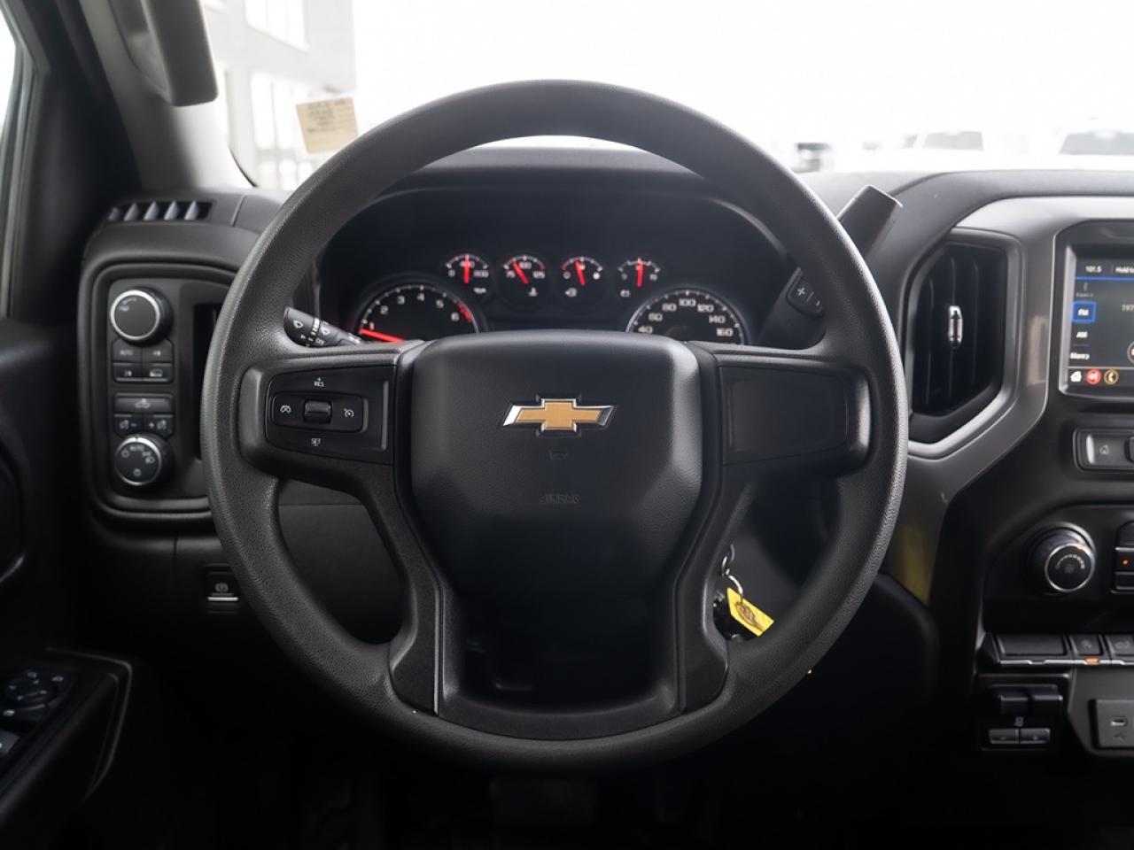 2022 Chevrolet Silverado 1500 4WD Crew Cab Photo10