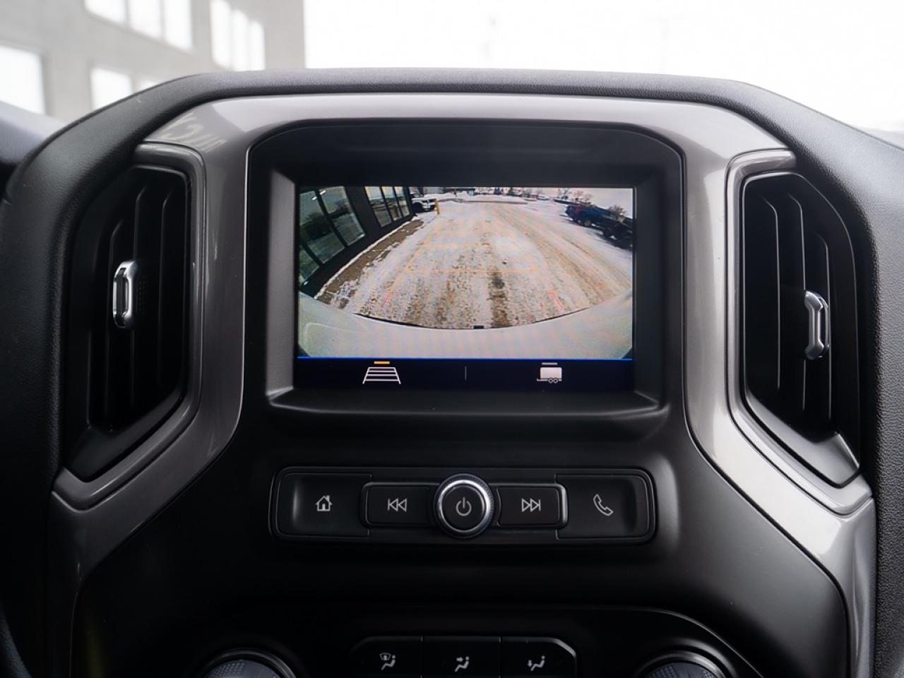 2022 Chevrolet Silverado 1500 4WD Crew Cab Photo37