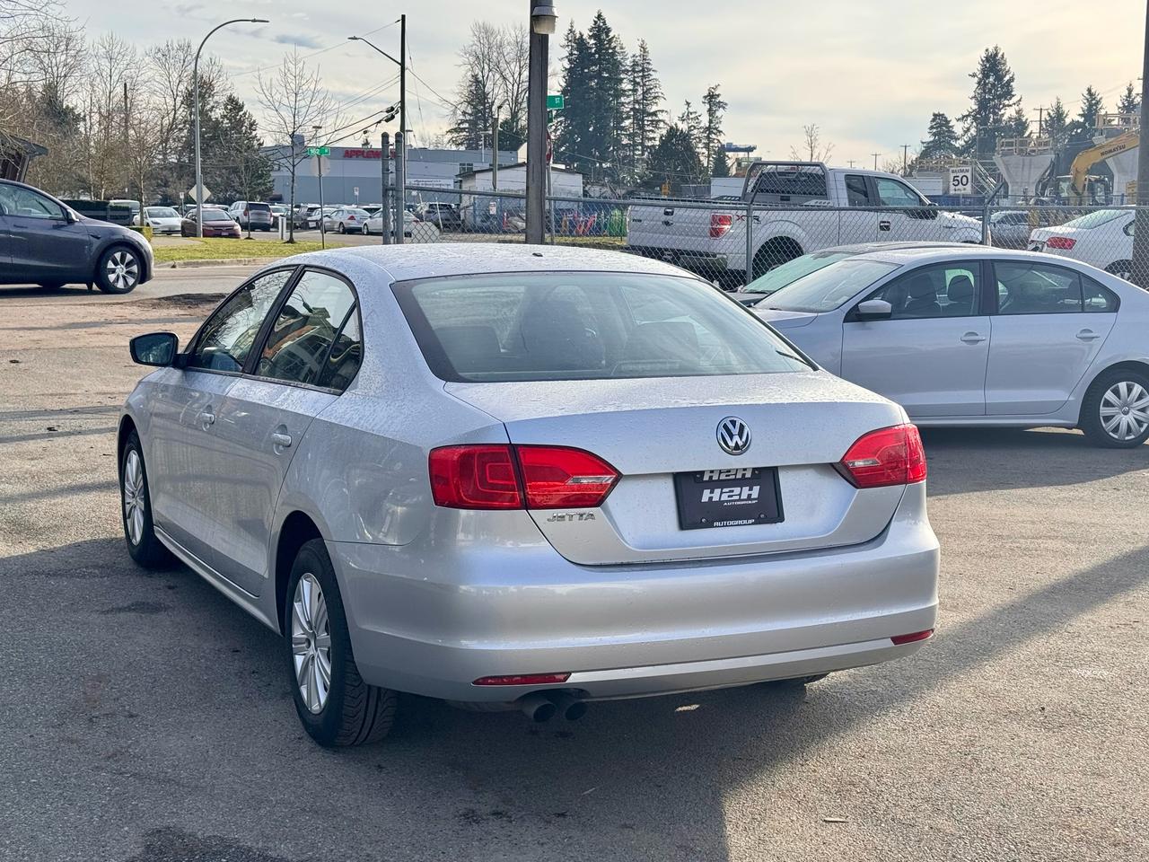 2011 Volkswagen Jetta FINANCING AVAILABLE Photo7