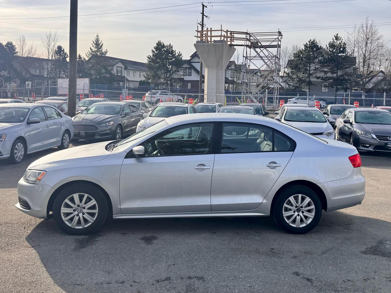 2011 Volkswagen Jetta FINANCING AVAILABLE Photo8