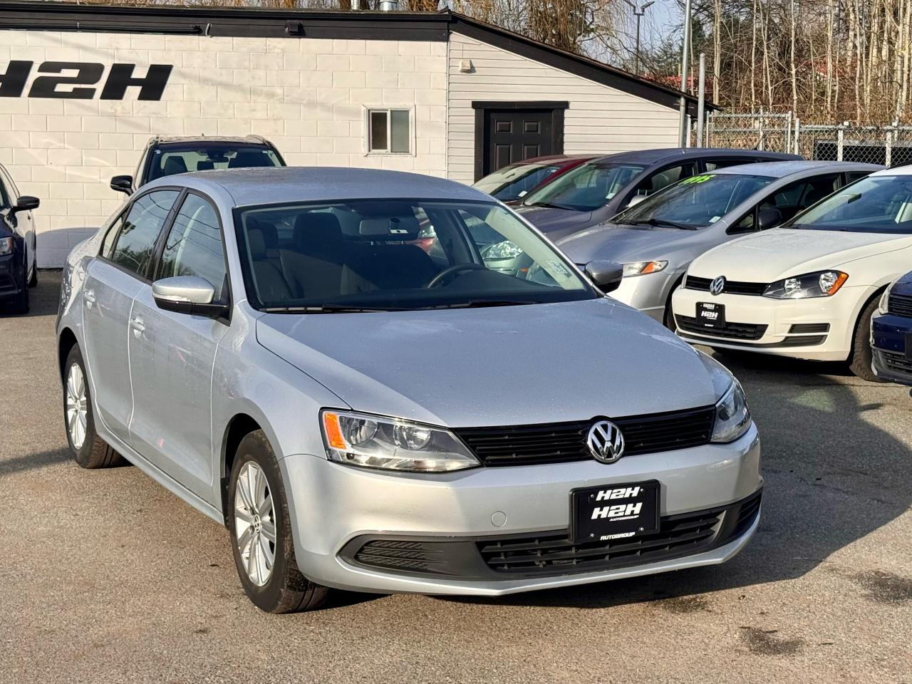 2011 Volkswagen Jetta FINANCING AVAILABLE Photo3