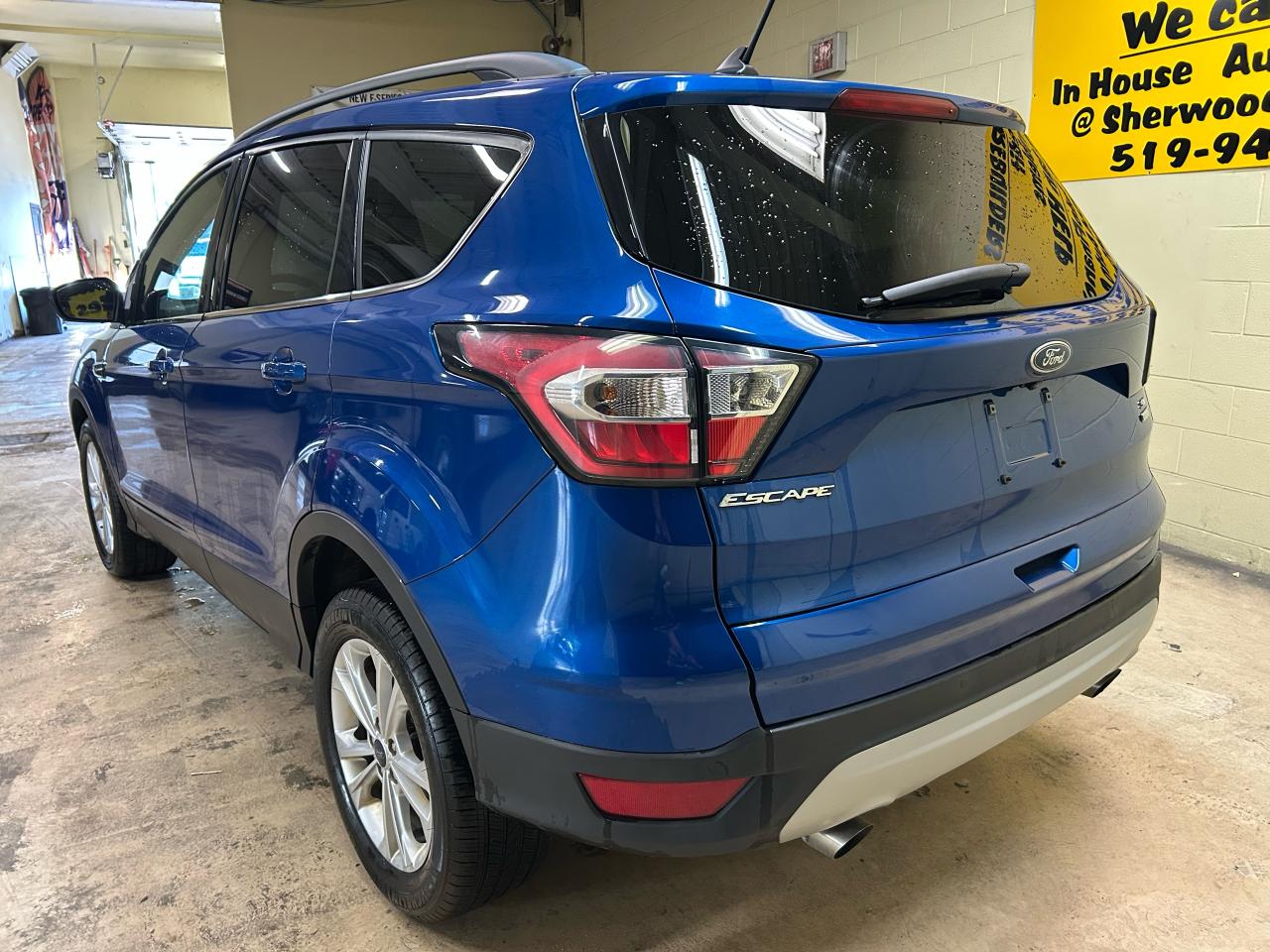 2018 Ford Escape SE Photo