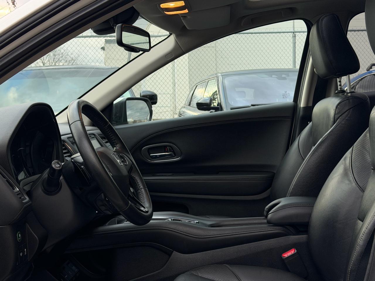 2016 Honda HR-V 4WD 4dr CVT EX-L w/Navi Photo