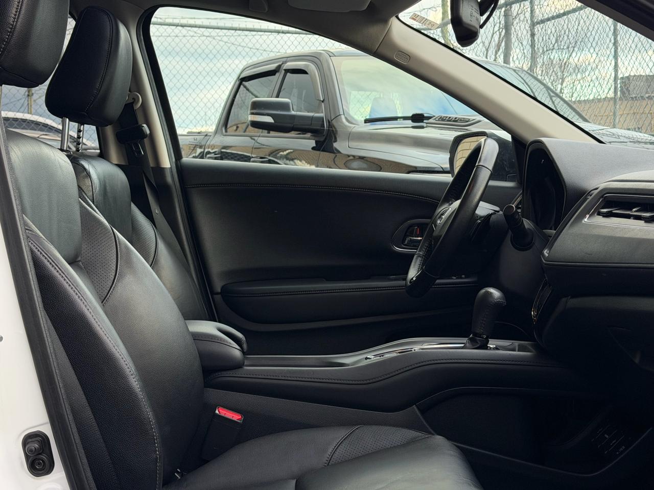 2016 Honda HR-V 4WD 4dr CVT EX-L w/Navi Photo