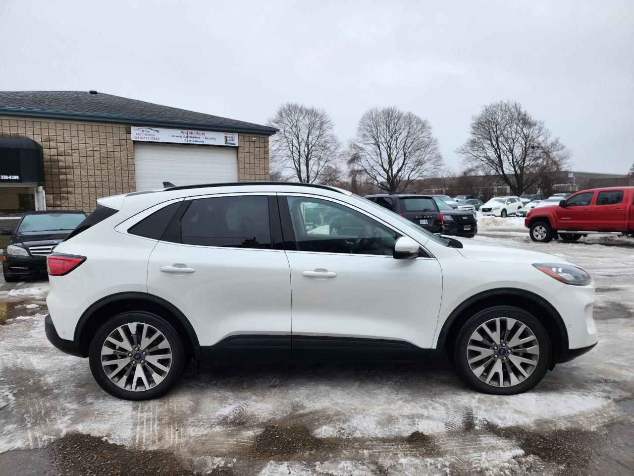 2020 Ford Escape Titanium Hybrid l Clean Carfax l AWD l Reliable Photo