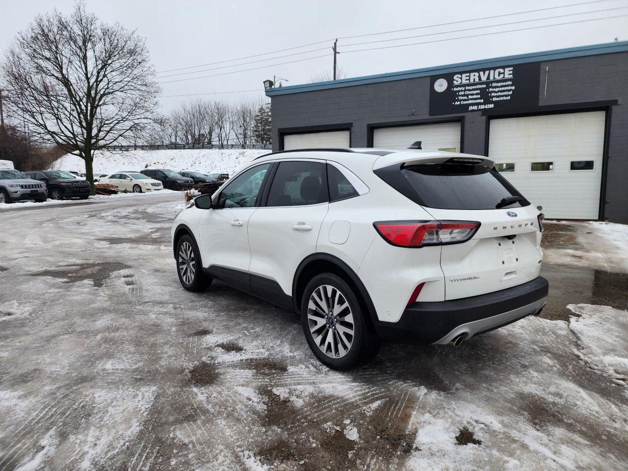 2020 Ford Escape Titanium Hybrid l Clean Carfax l AWD l Reliable Photo