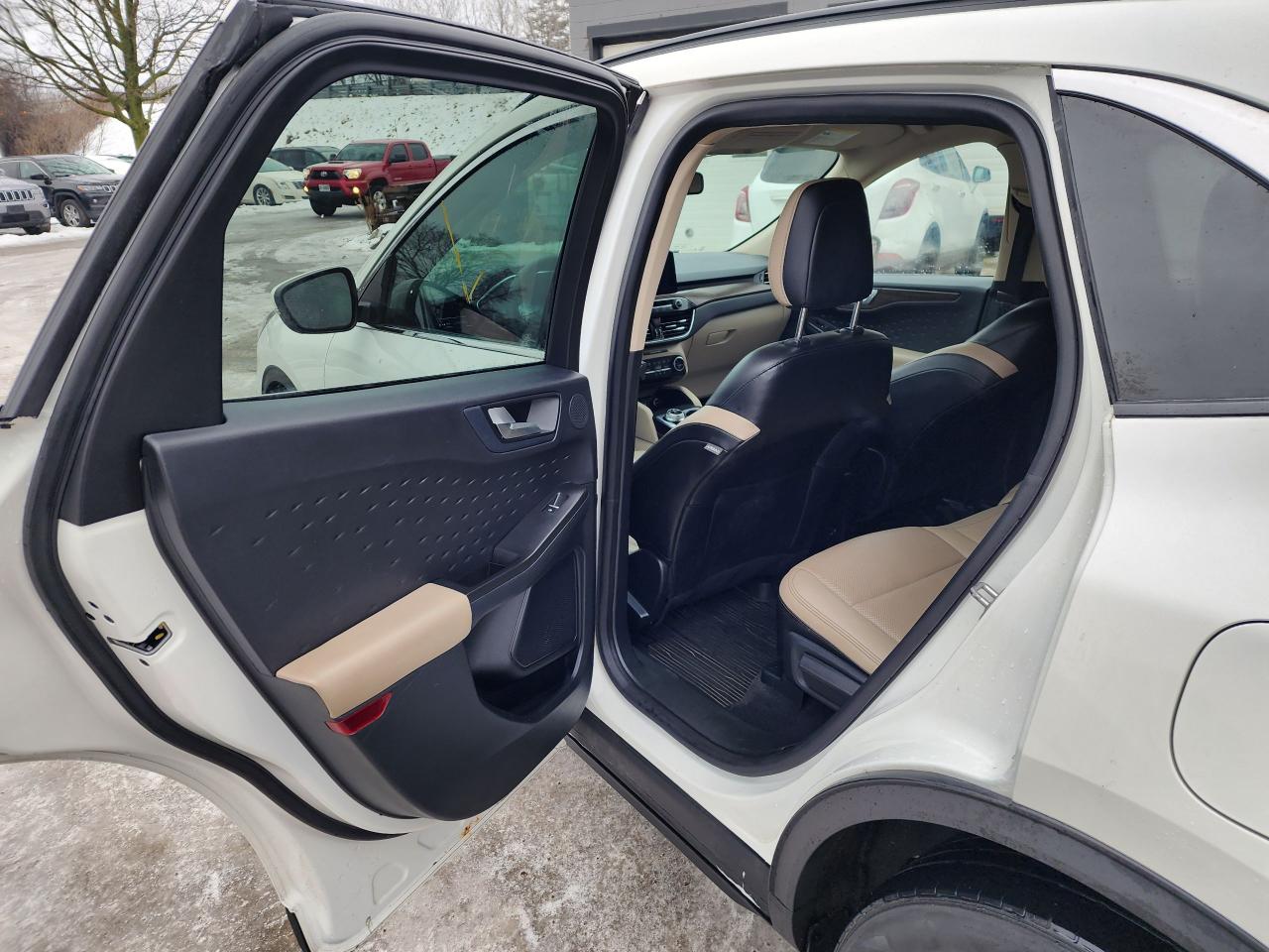 2020 Ford Escape Titanium Hybrid l Clean Carfax l AWD l Reliable Photo