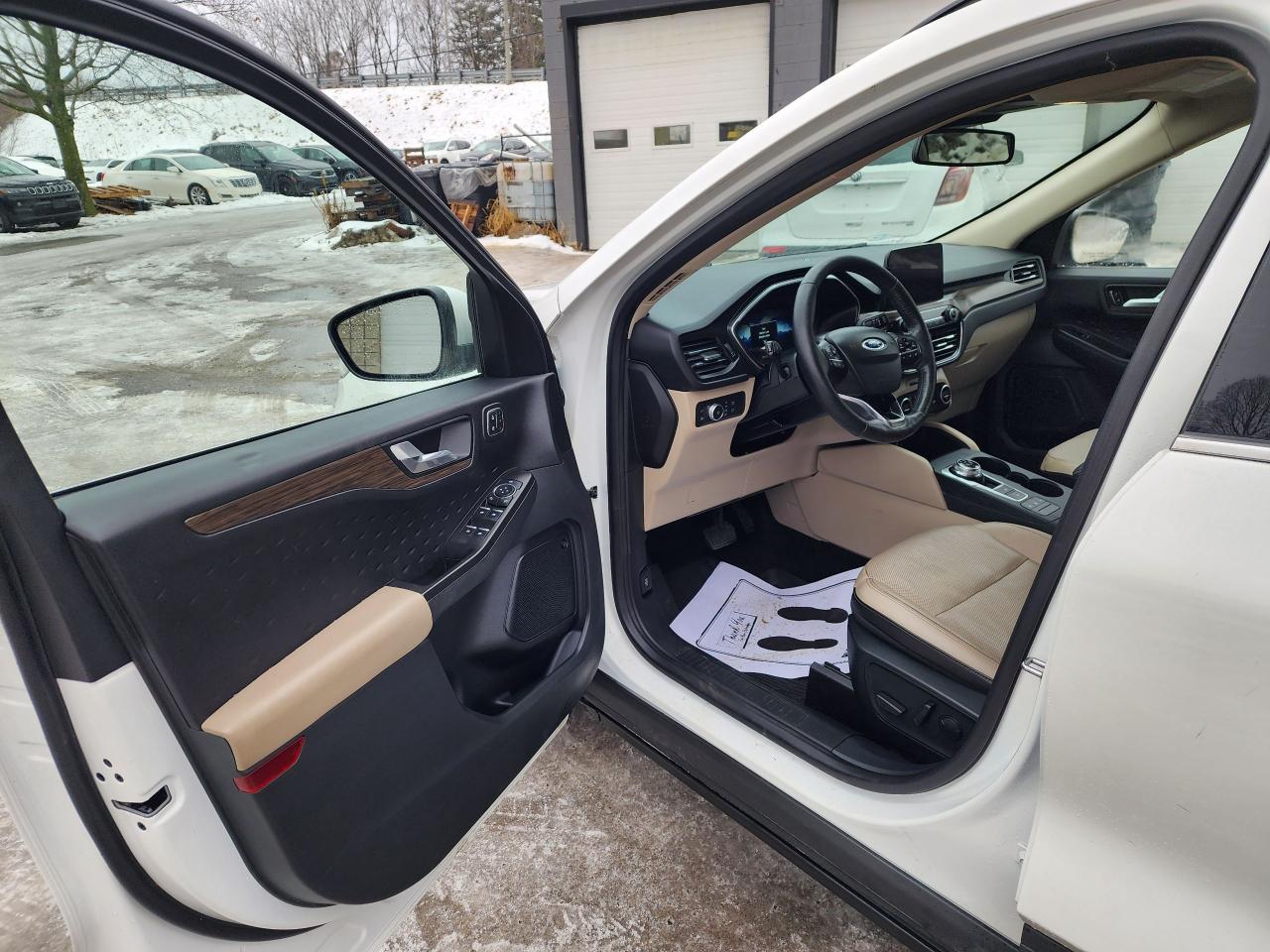 2020 Ford Escape Titanium Hybrid l Clean Carfax l AWD l Reliable Photo