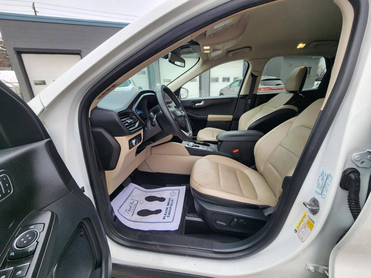 2020 Ford Escape Titanium Hybrid l Clean Carfax l AWD l Reliable Photo