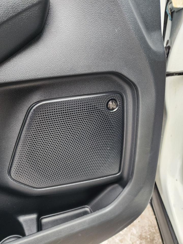 2020 Ford Escape Titanium Hybrid l Clean Carfax l AWD l Reliable Photo