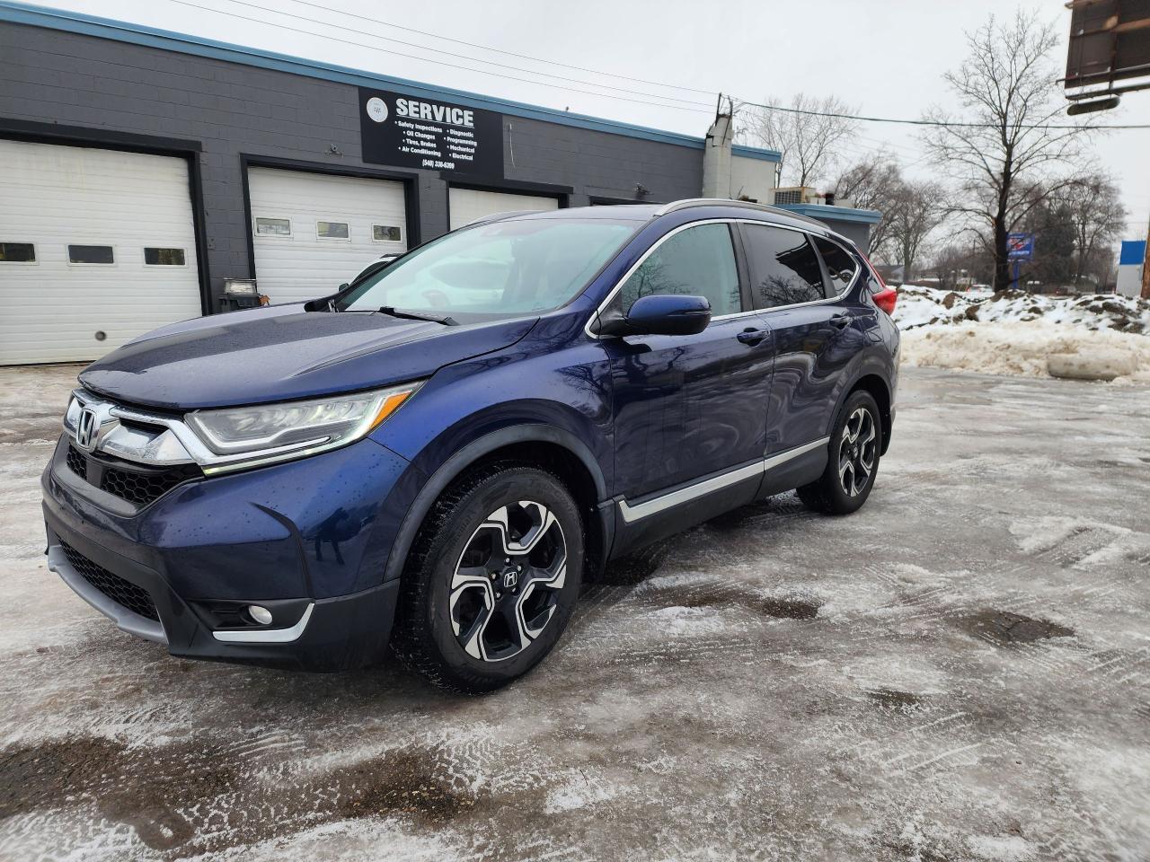 2018 Honda CR-V Touring l Clean Carfax l AWD l Heated Seats l Photo0