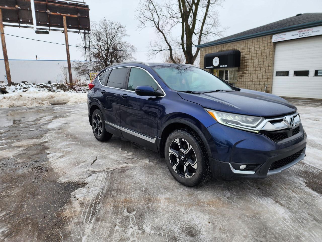 2018 Honda CR-V Touring l Clean Carfax l AWD l Heated Seats l Photo
