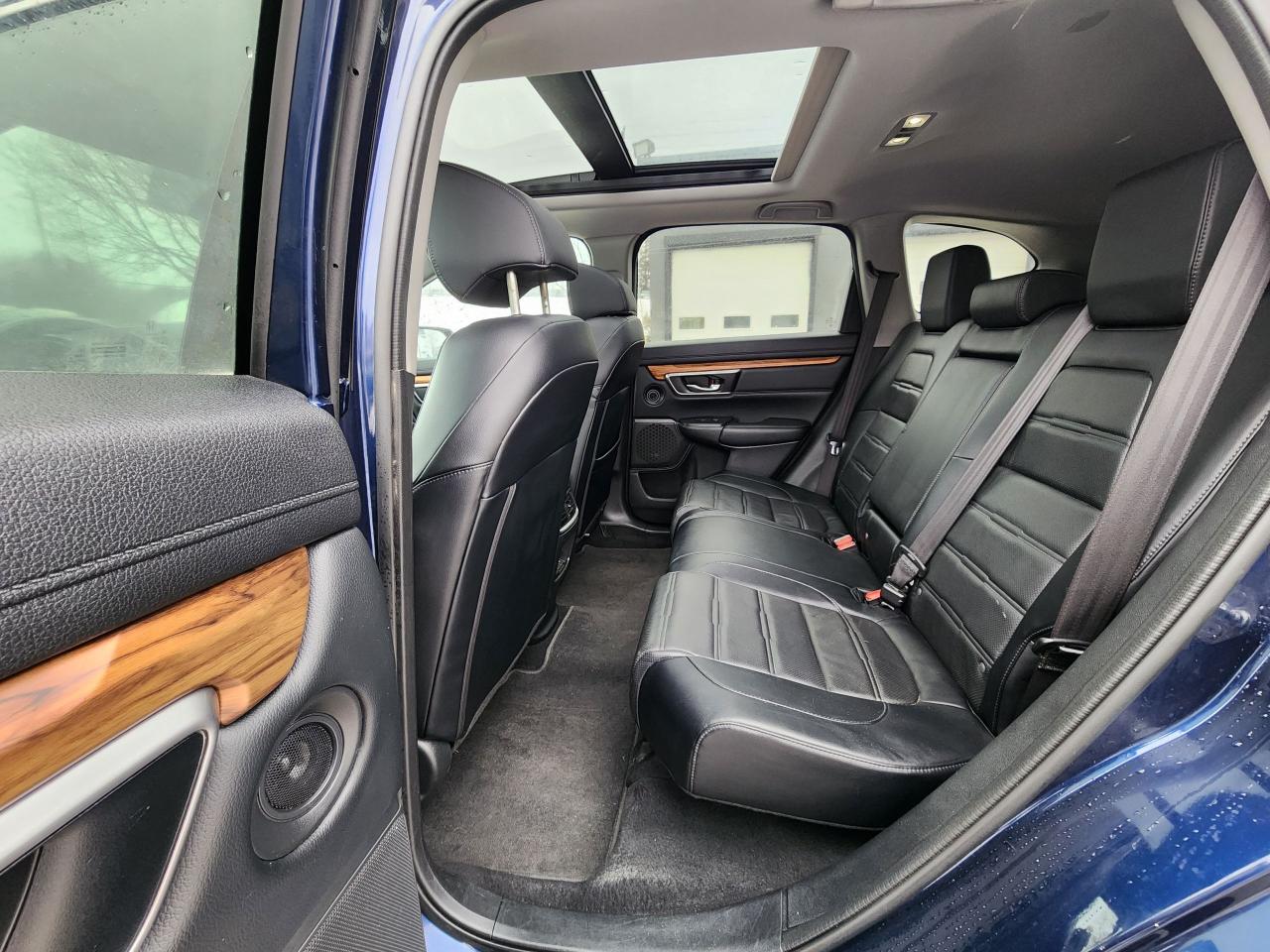 2018 Honda CR-V Touring l Clean Carfax l AWD l Heated Seats l Photo