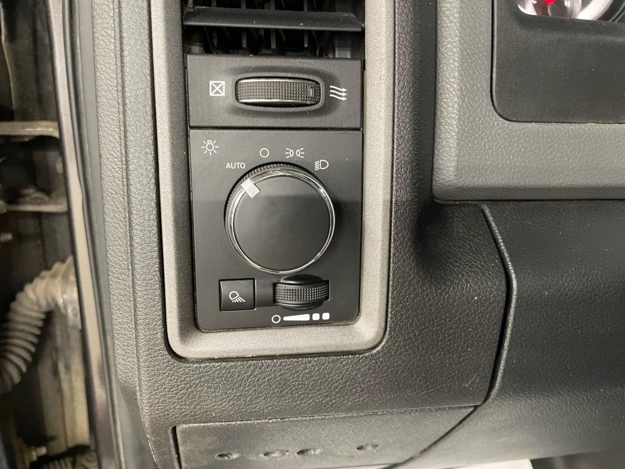 2016 RAM 3500 Reg Cab 140.5" ST | 4X4 | CLEAN CARFAX