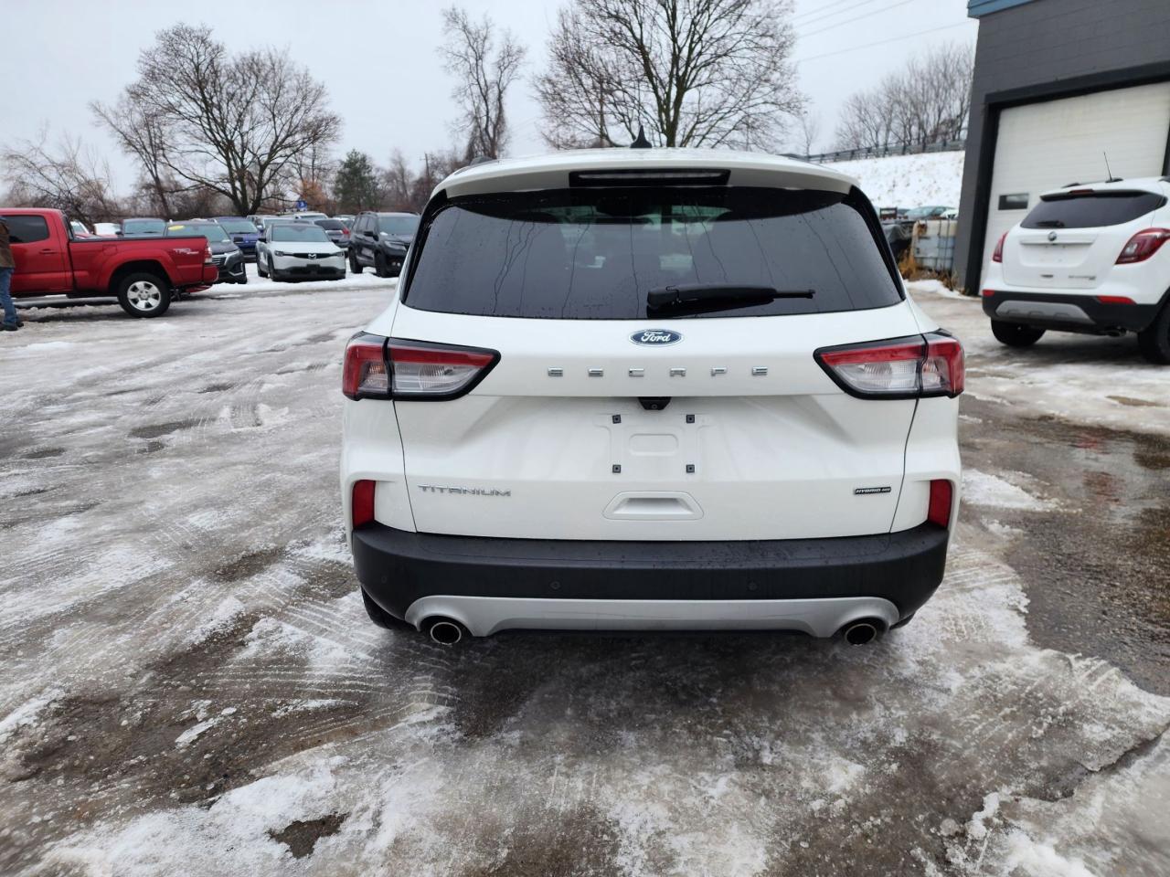 2020 Ford Escape Titanium Hybrid l Clean Carfax l AWD l Reliable
