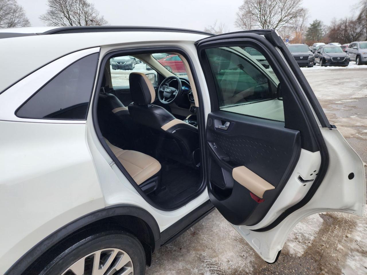 2020 Ford Escape Titanium Hybrid l Clean Carfax l AWD l Reliable