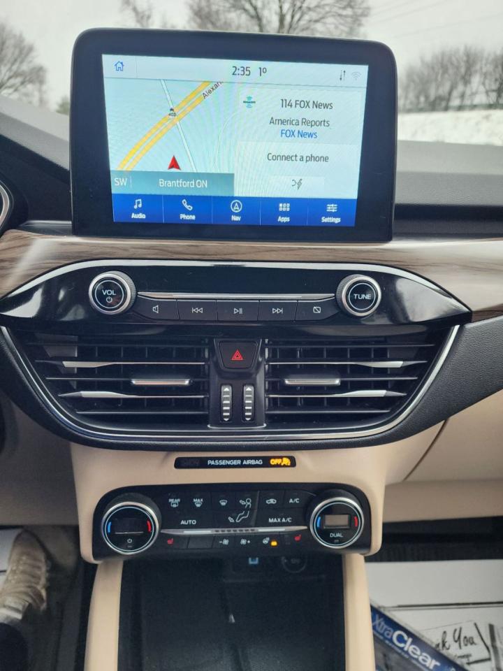 2020 Ford Escape Titanium Hybrid l Clean Carfax l AWD l Reliable