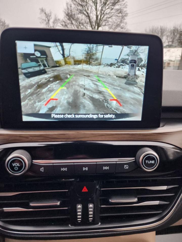 2020 Ford Escape Titanium Hybrid l Clean Carfax l AWD l Reliable