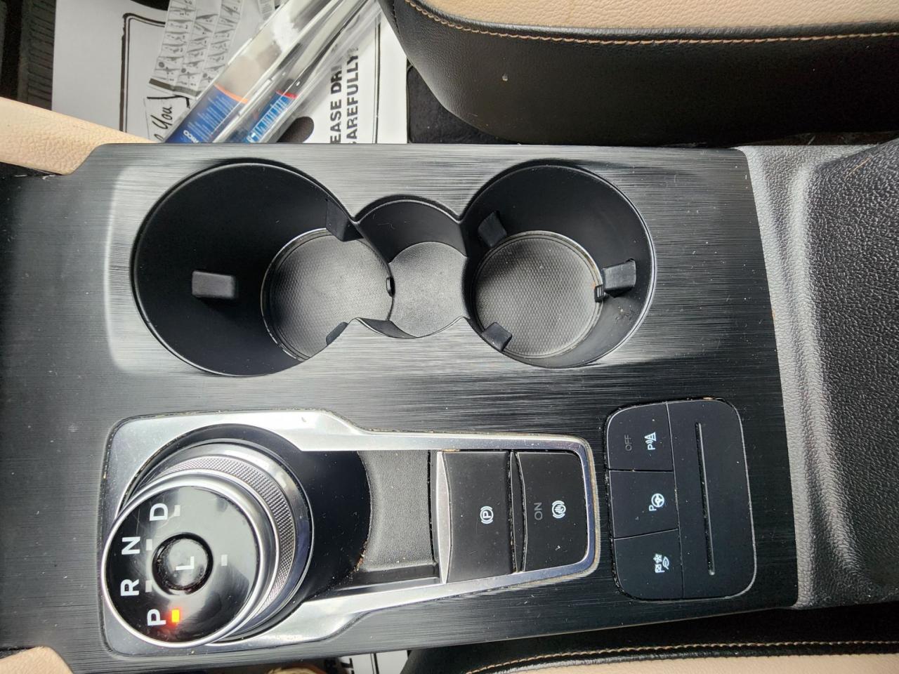 2020 Ford Escape Titanium Hybrid l Clean Carfax l AWD l Reliable