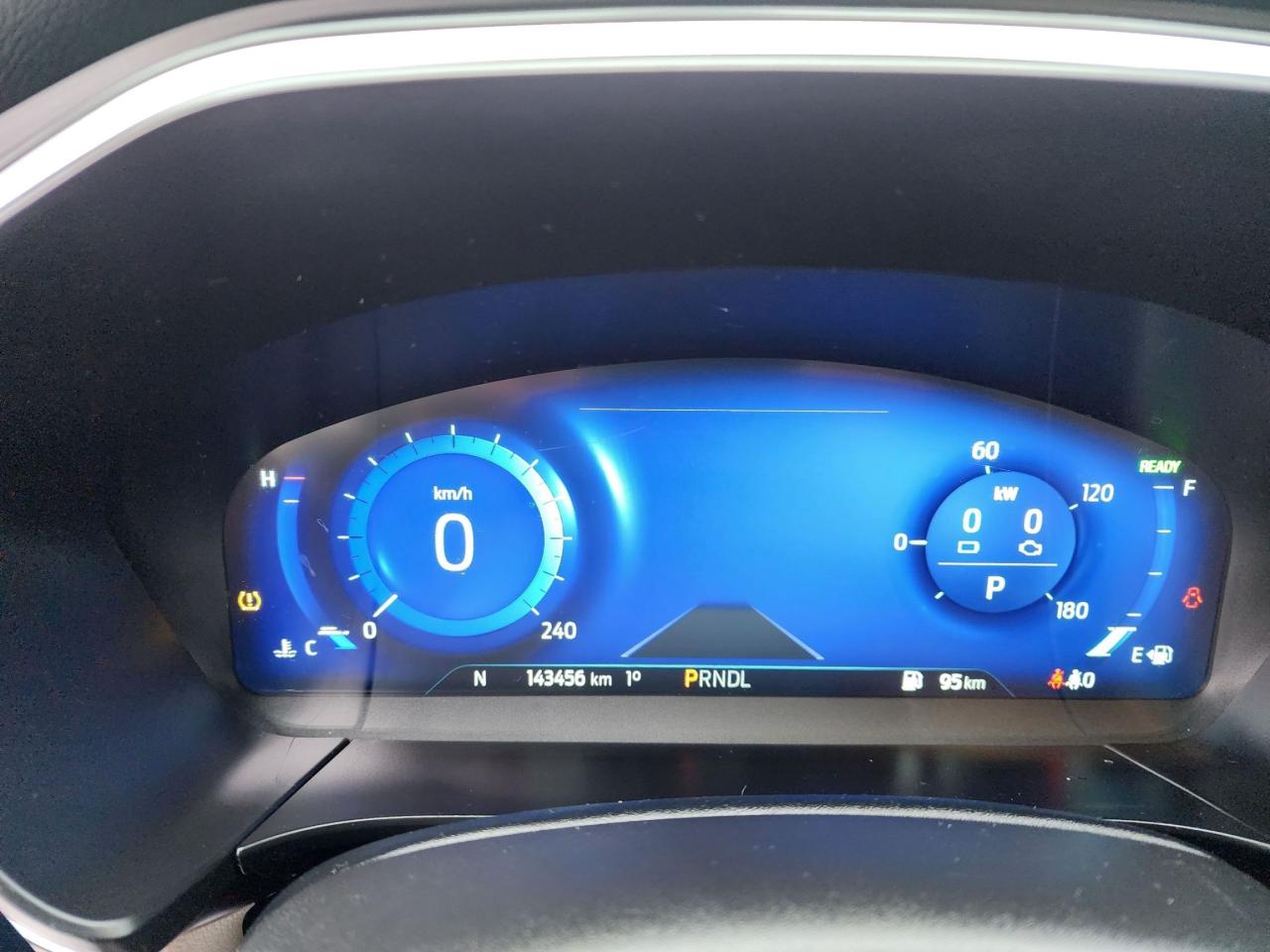 2020 Ford Escape Titanium Hybrid l Clean Carfax l AWD l Reliable