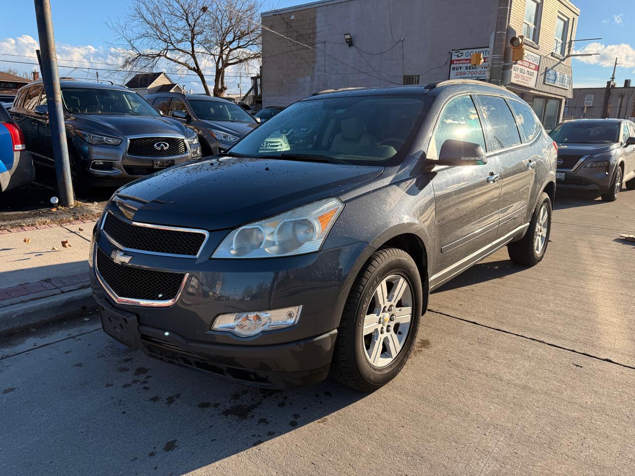2011 Chevrolet Traverse AWD 4dr 2LT Photo2