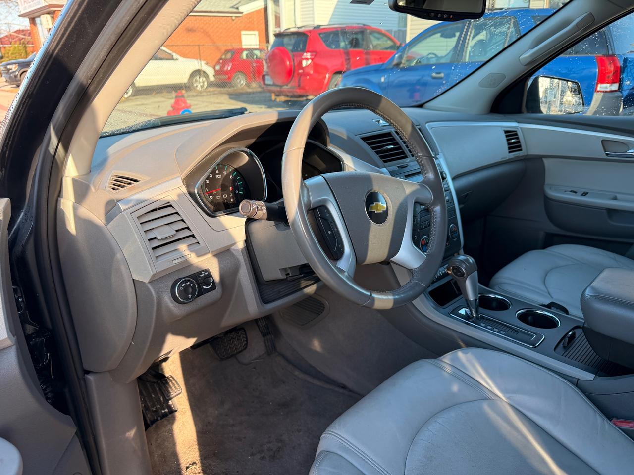 2011 Chevrolet Traverse AWD 4dr 2LT Photo